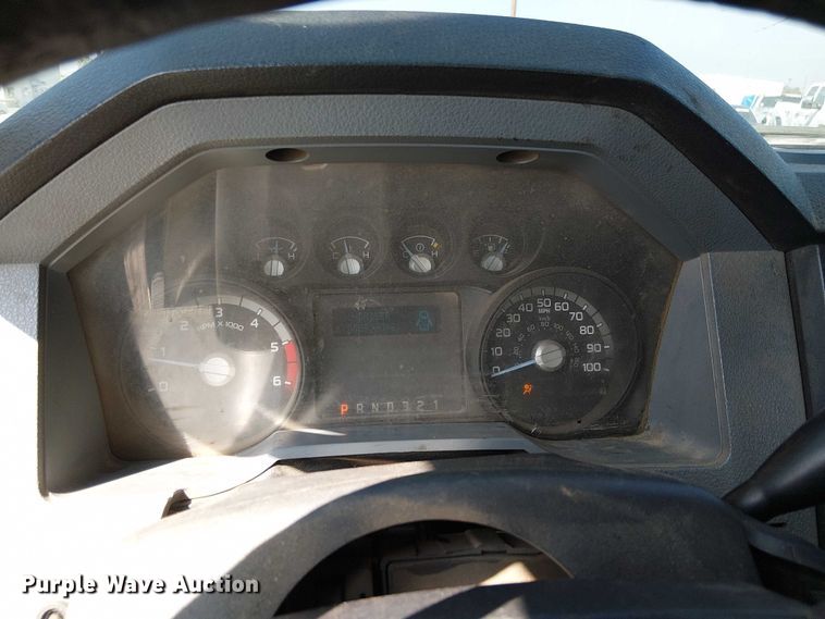 image for item YA0985 2013 Ford F450 Super Duty truck cab and chassis