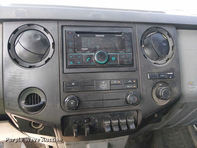 image for item YA0985 2013 Ford F450 Super Duty truck cab and chassis