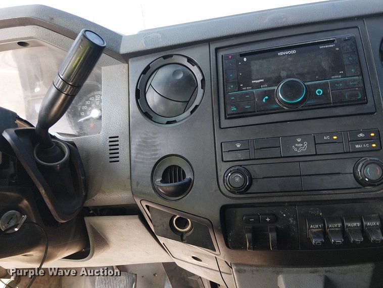 image for item YA0985 2013 Ford F450 Super Duty truck cab and chassis