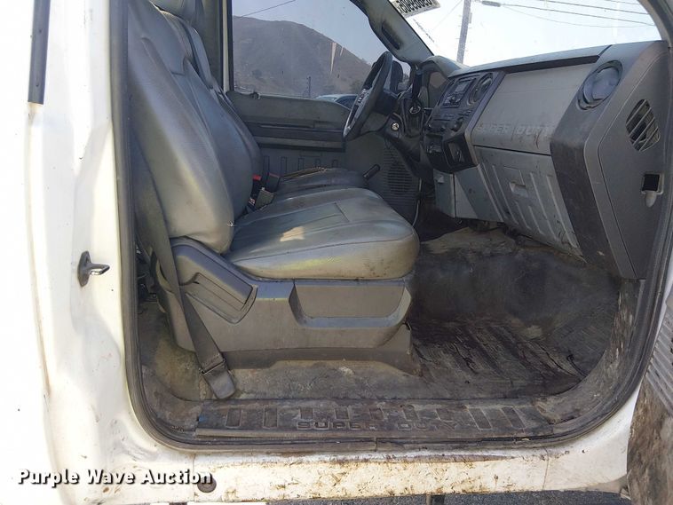 image for item YA0985 2013 Ford F450 Super Duty truck cab and chassis