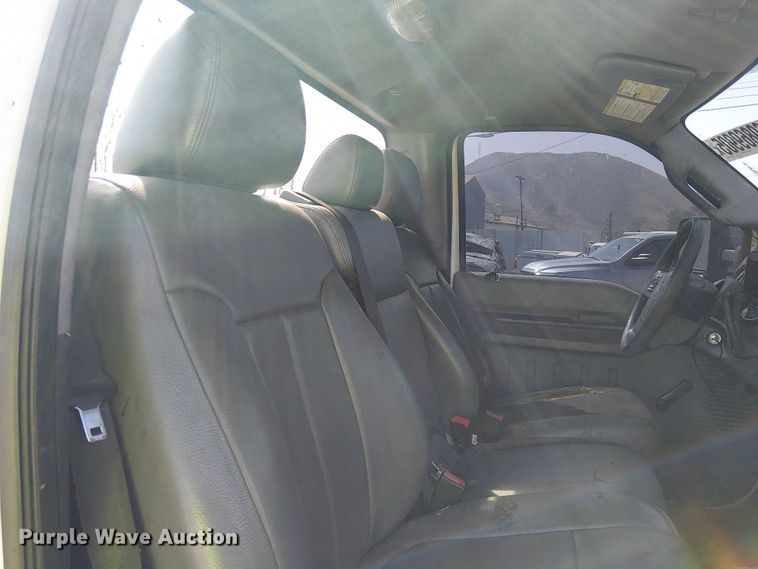 image for item YA0985 2013 Ford F450 Super Duty truck cab and chassis