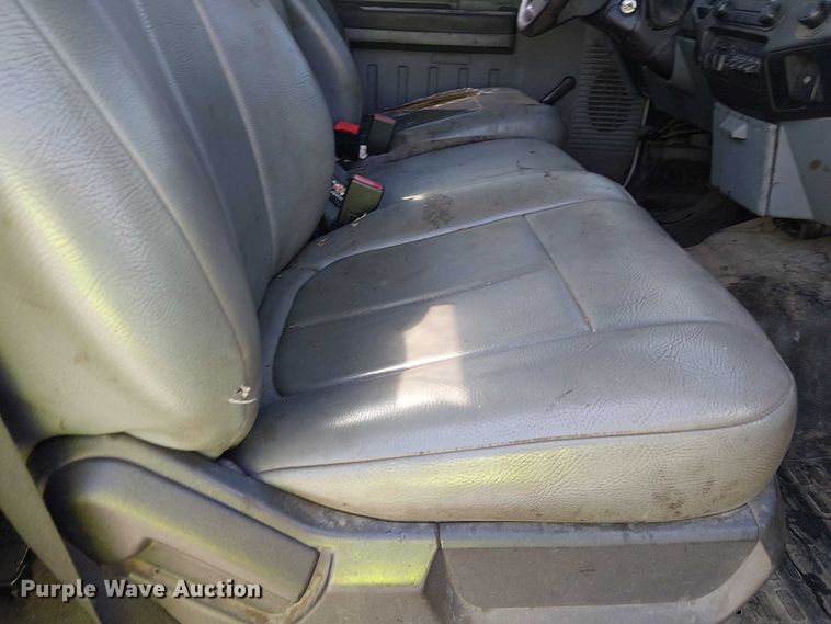 image for item YA0985 2013 Ford F450 Super Duty truck cab and chassis