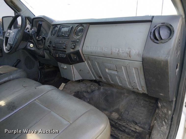 image for item YA0985 2013 Ford F450 Super Duty truck cab and chassis