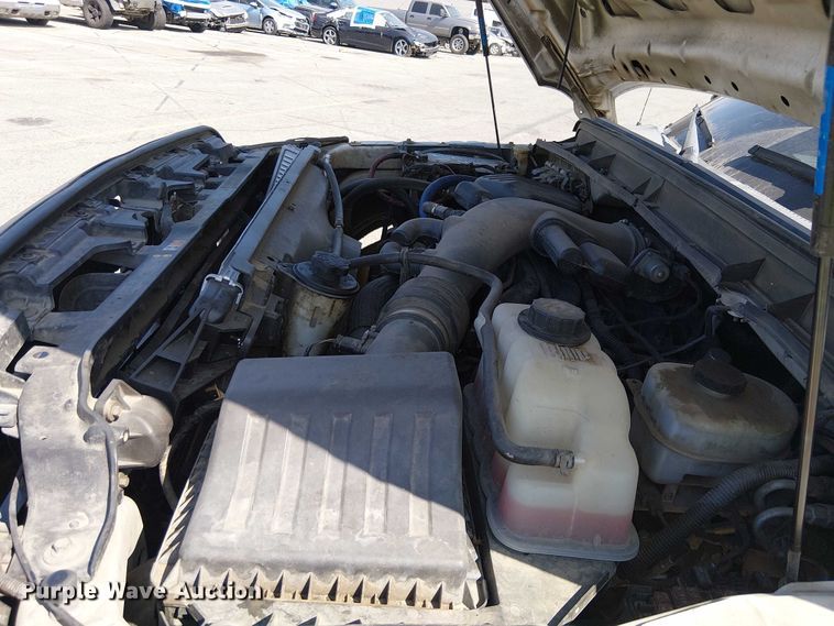 image for item YA0985 2013 Ford F450 Super Duty truck cab and chassis