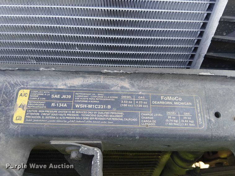 image for item YA0985 2013 Ford F450 Super Duty truck cab and chassis