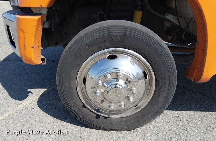 image for item YA0985 2013 Ford F450 Super Duty truck cab and chassis