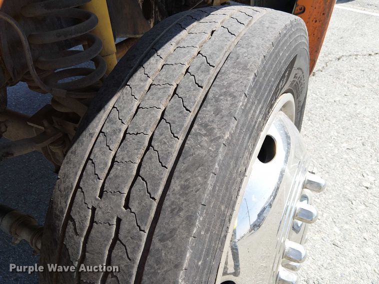 image for item YA0985 2013 Ford F450 Super Duty truck cab and chassis