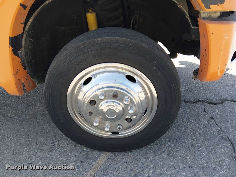 image for item YA0985 2013 Ford F450 Super Duty truck cab and chassis