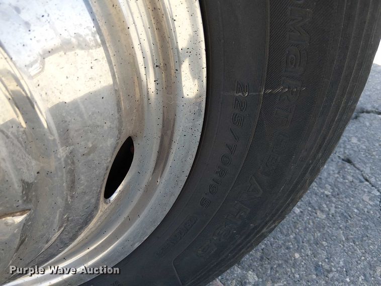 image for item YA0985 2013 Ford F450 Super Duty truck cab and chassis