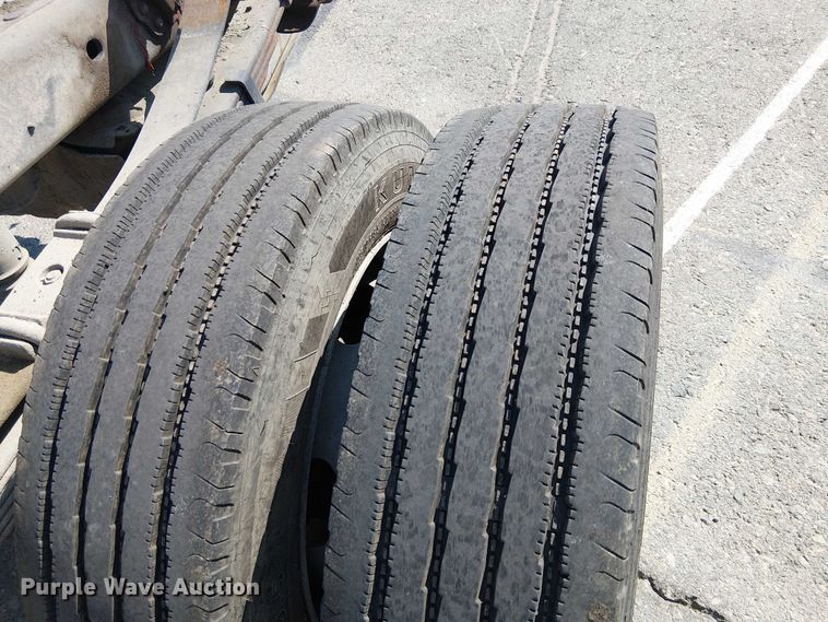 image for item YA0985 2013 Ford F450 Super Duty truck cab and chassis