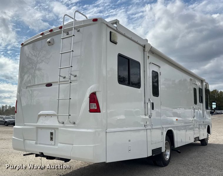 image for item YA1181 2005 Winnebago mobile command center