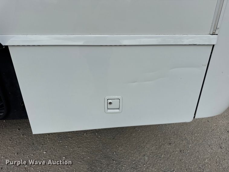 image for item YA1181 2005 Winnebago mobile command center