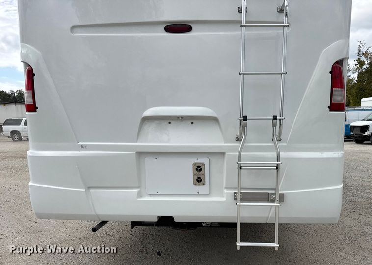 image for item YA1181 2005 Winnebago mobile command center