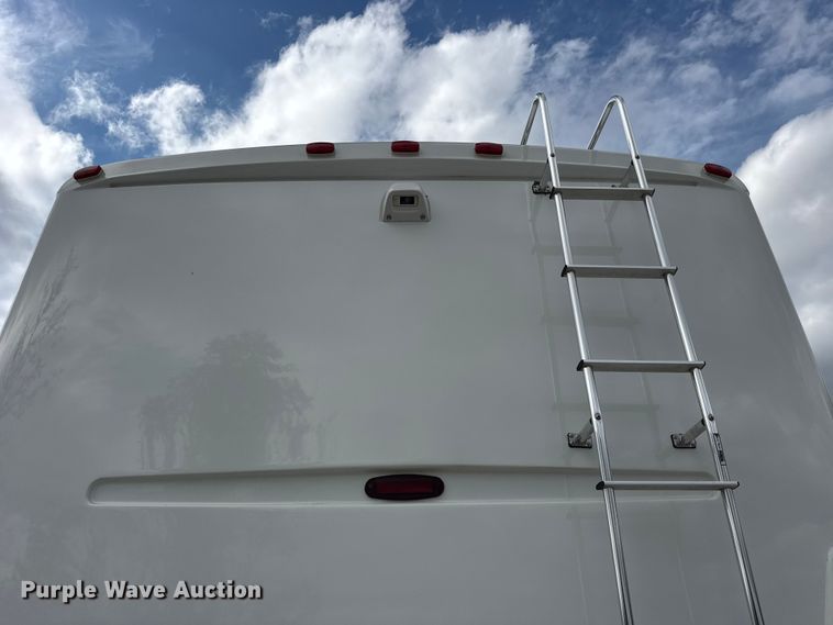 image for item YA1181 2005 Winnebago mobile command center