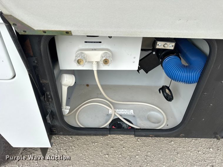 image for item YA1181 2005 Winnebago mobile command center