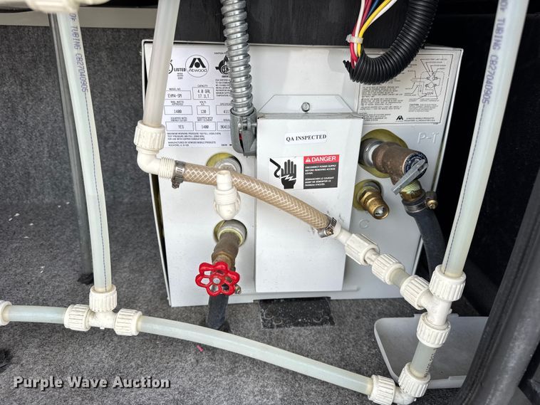 image for item YA1181 2005 Winnebago mobile command center