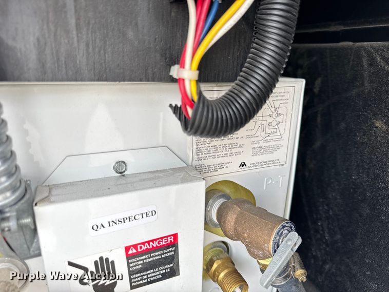 image for item YA1181 2005 Winnebago mobile command center