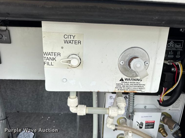 image for item YA1181 2005 Winnebago mobile command center