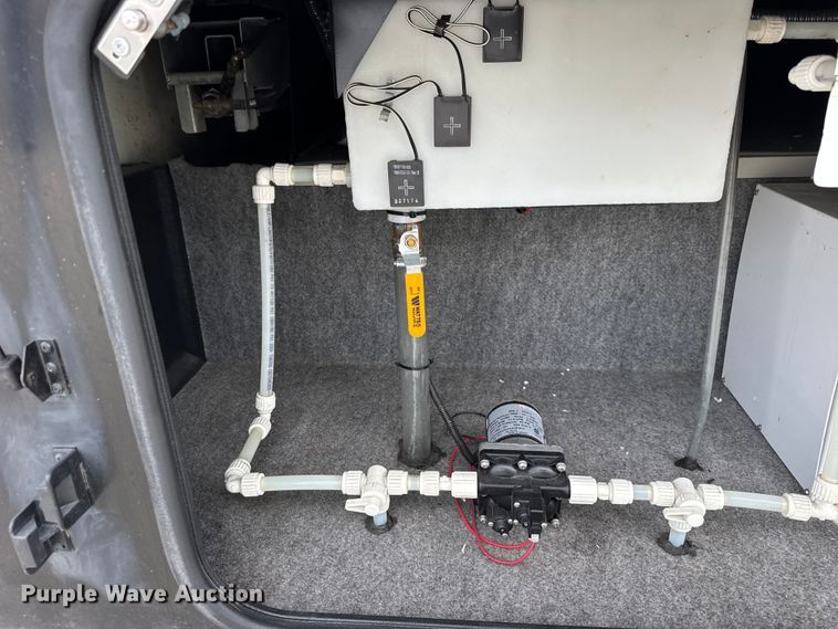 image for item YA1181 2005 Winnebago mobile command center