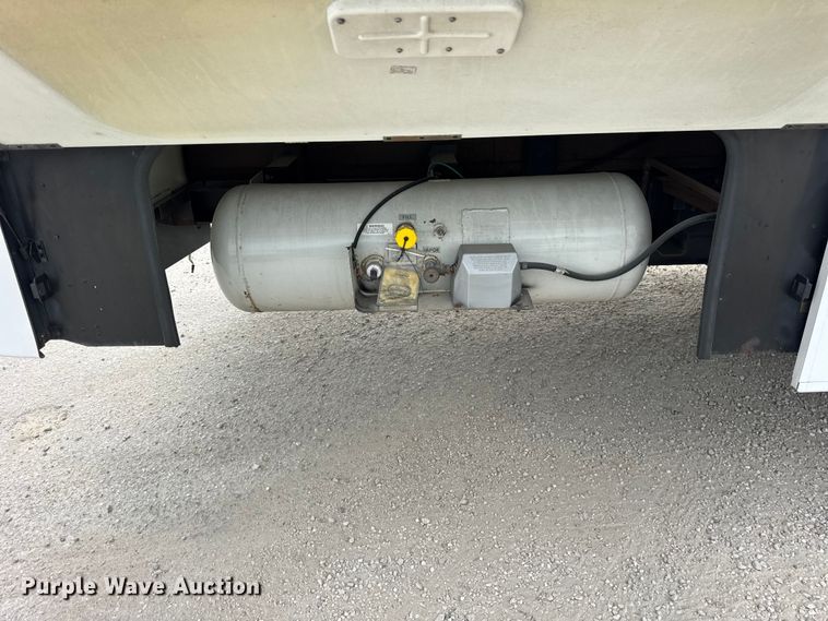 image for item YA1181 2005 Winnebago mobile command center