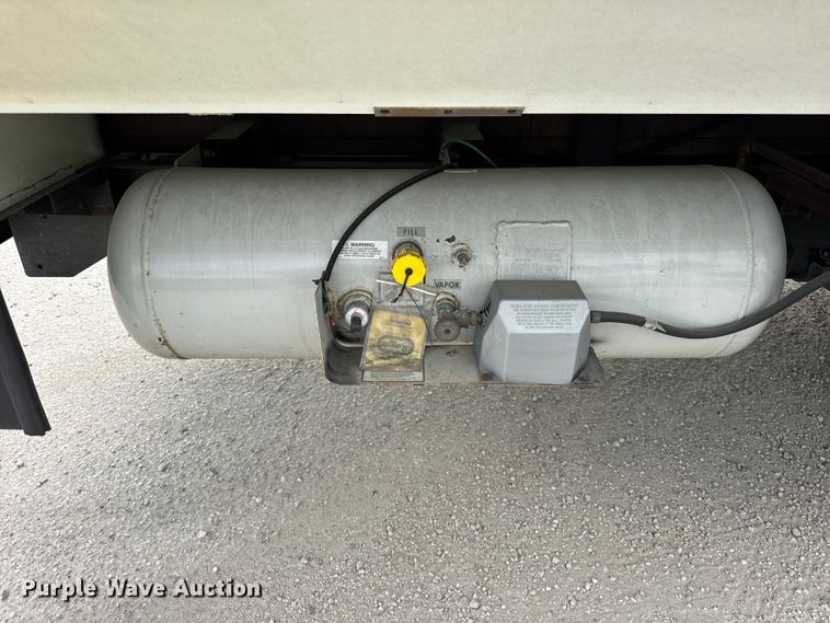 image for item YA1181 2005 Winnebago mobile command center