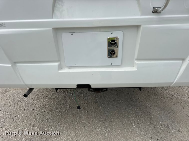 image for item YA1181 2005 Winnebago mobile command center