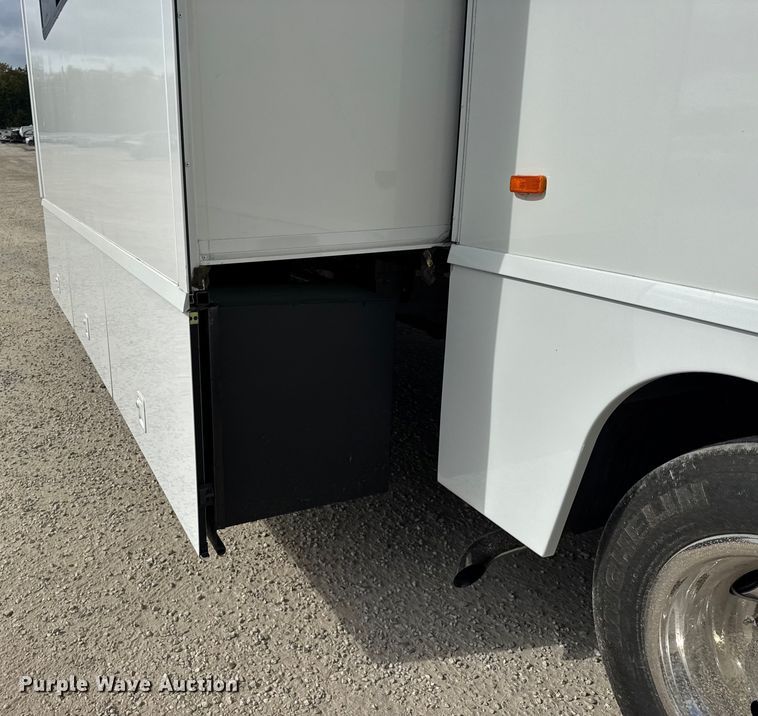 image for item YA1181 2005 Winnebago mobile command center