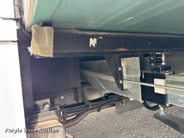 image for item YA1181 2005 Winnebago mobile command center