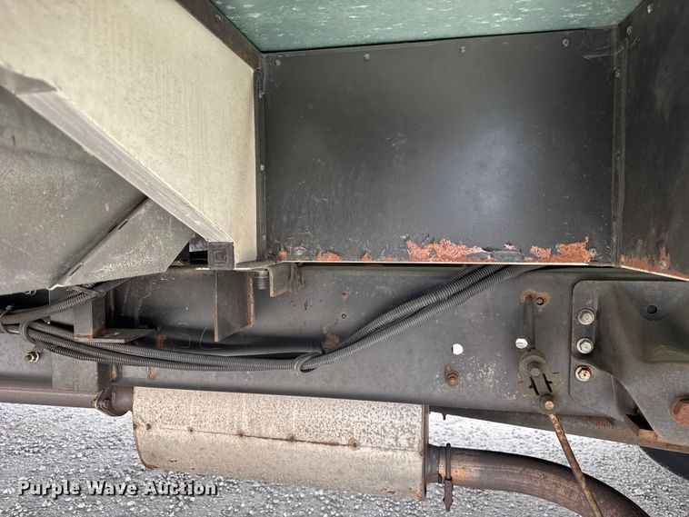 image for item YA1181 2005 Winnebago mobile command center