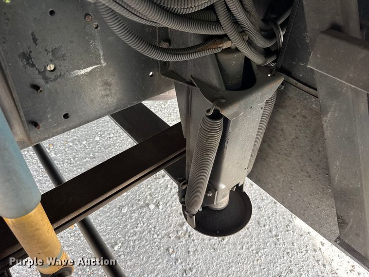 image for item YA1181 2005 Winnebago mobile command center