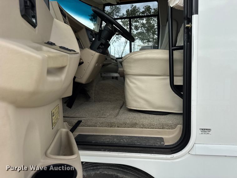 image for item YA1181 2005 Winnebago mobile command center