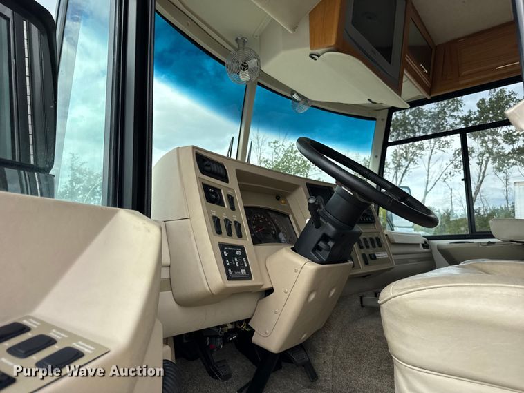 image for item YA1181 2005 Winnebago mobile command center