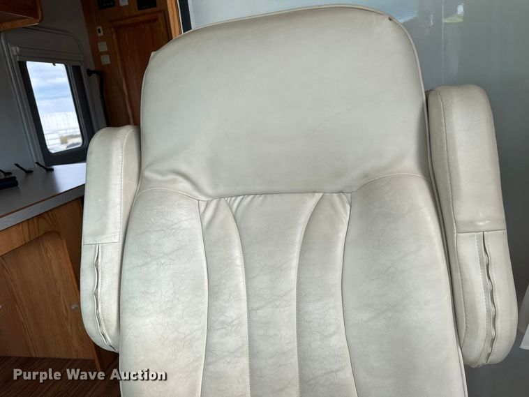 image for item YA1181 2005 Winnebago mobile command center