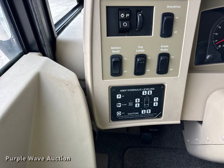 image for item YA1181 2005 Winnebago mobile command center