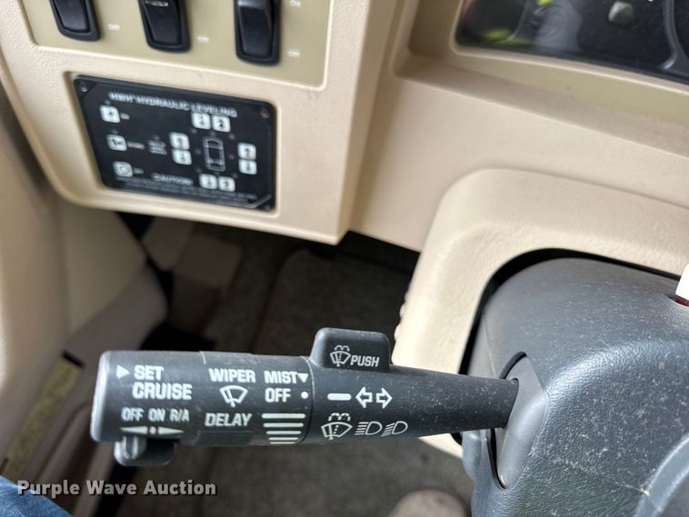 image for item YA1181 2005 Winnebago mobile command center