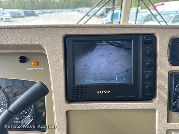 image for item YA1181 2005 Winnebago mobile command center