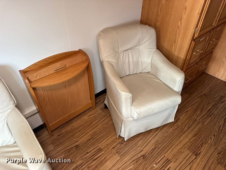 image for item YA1181 2005 Winnebago mobile command center