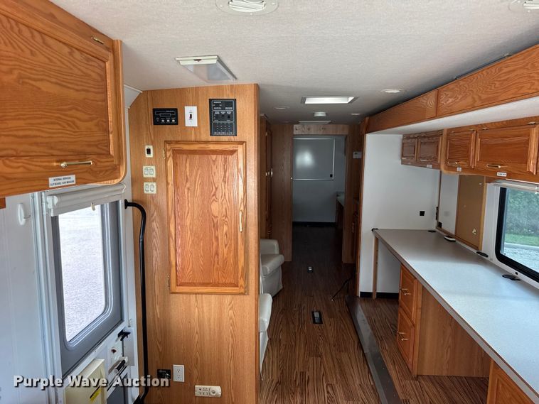 image for item YA1181 2005 Winnebago mobile command center