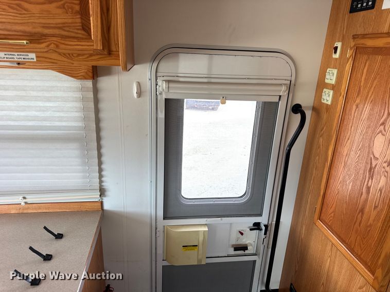 image for item YA1181 2005 Winnebago mobile command center