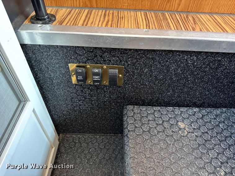 image for item YA1181 2005 Winnebago mobile command center