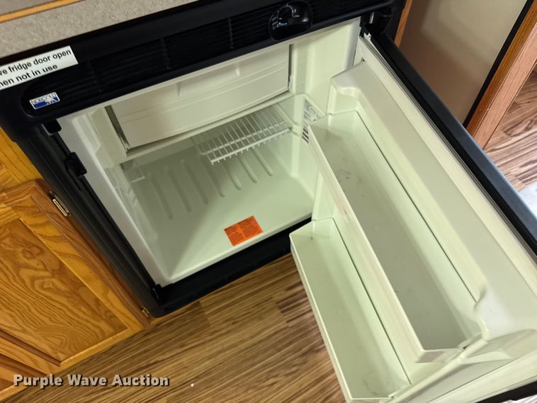 image for item YA1181 2005 Winnebago mobile command center