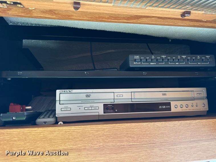 image for item YA1181 2005 Winnebago mobile command center