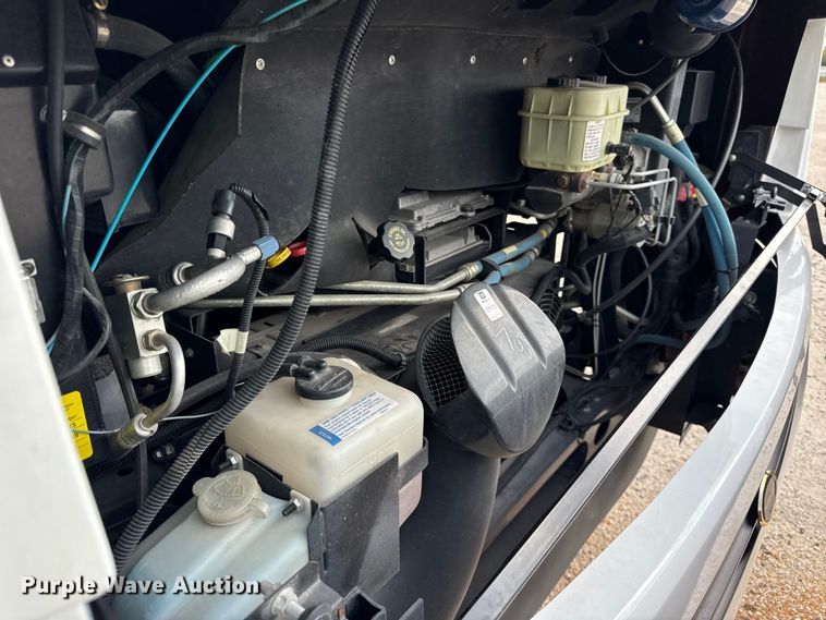 image for item YA1181 2005 Winnebago mobile command center