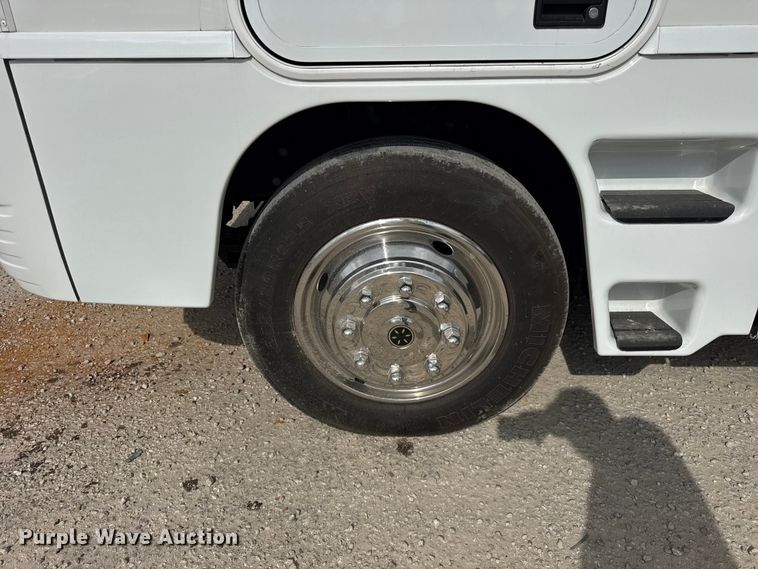 image for item YA1181 2005 Winnebago mobile command center