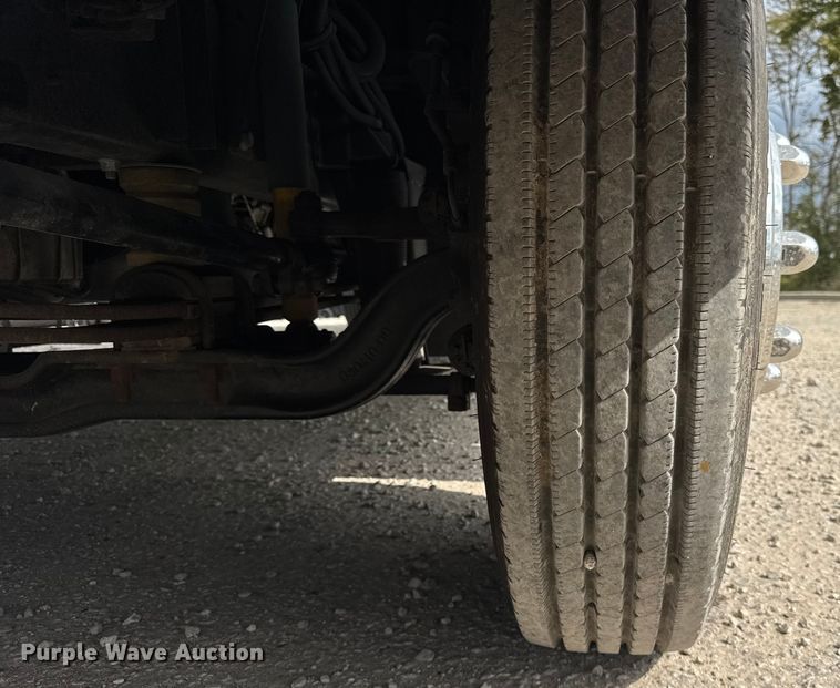 image for item YA1181 2005 Winnebago mobile command center