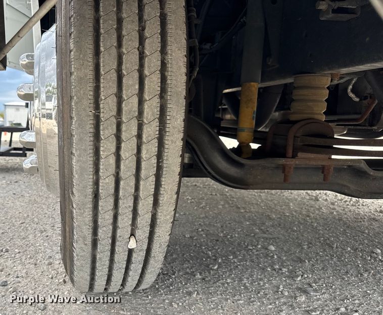 image for item YA1181 2005 Winnebago mobile command center