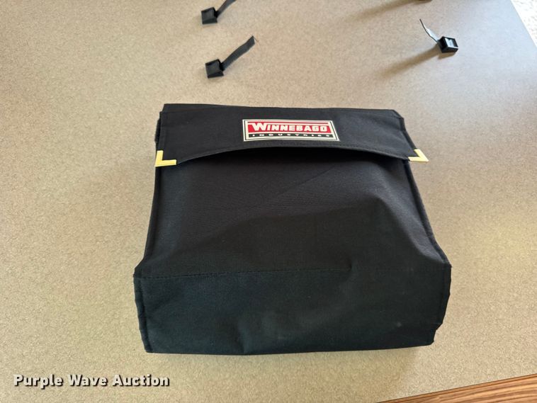 image for item YA1181 2005 Winnebago mobile command center