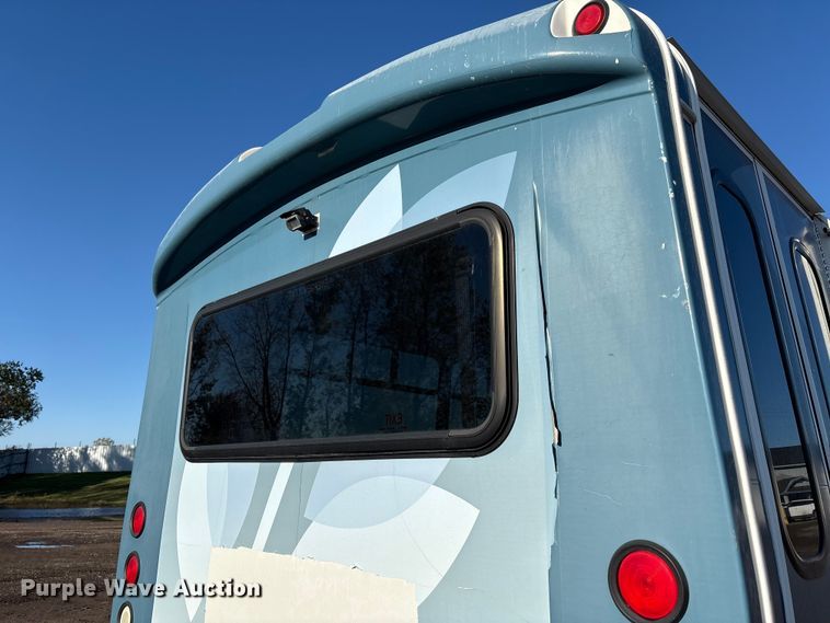 image for item YA1249 2016 Ford E450 Super Duty shuttle bus