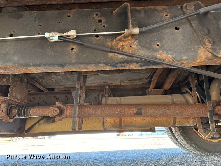 image for item YA1249 2016 Ford E450 Super Duty shuttle bus