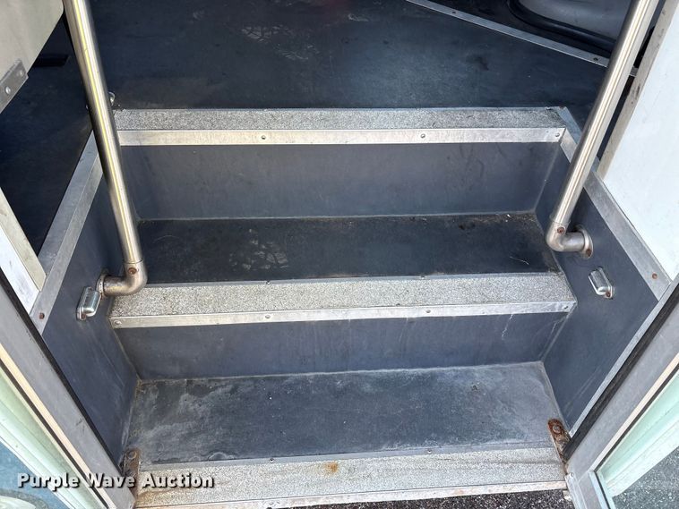 image for item YA1249 2016 Ford E450 Super Duty shuttle bus